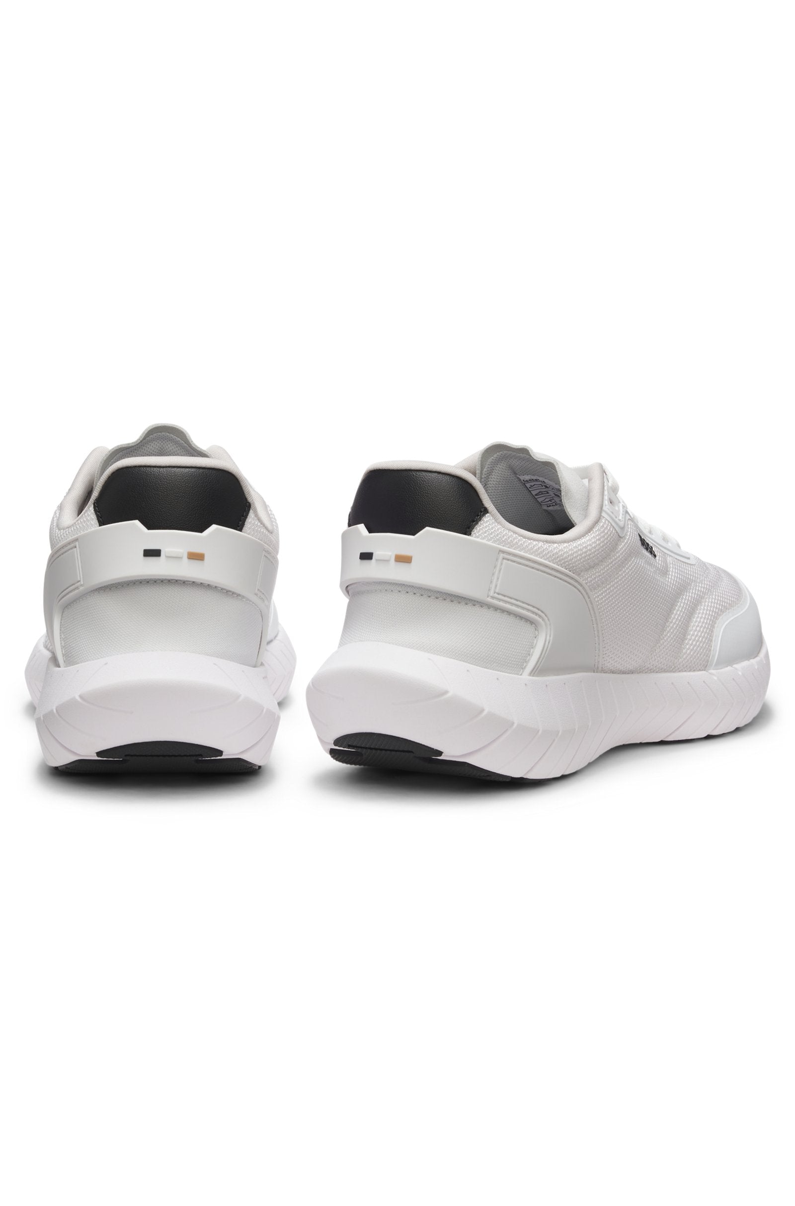 Running sneakers with leather trims