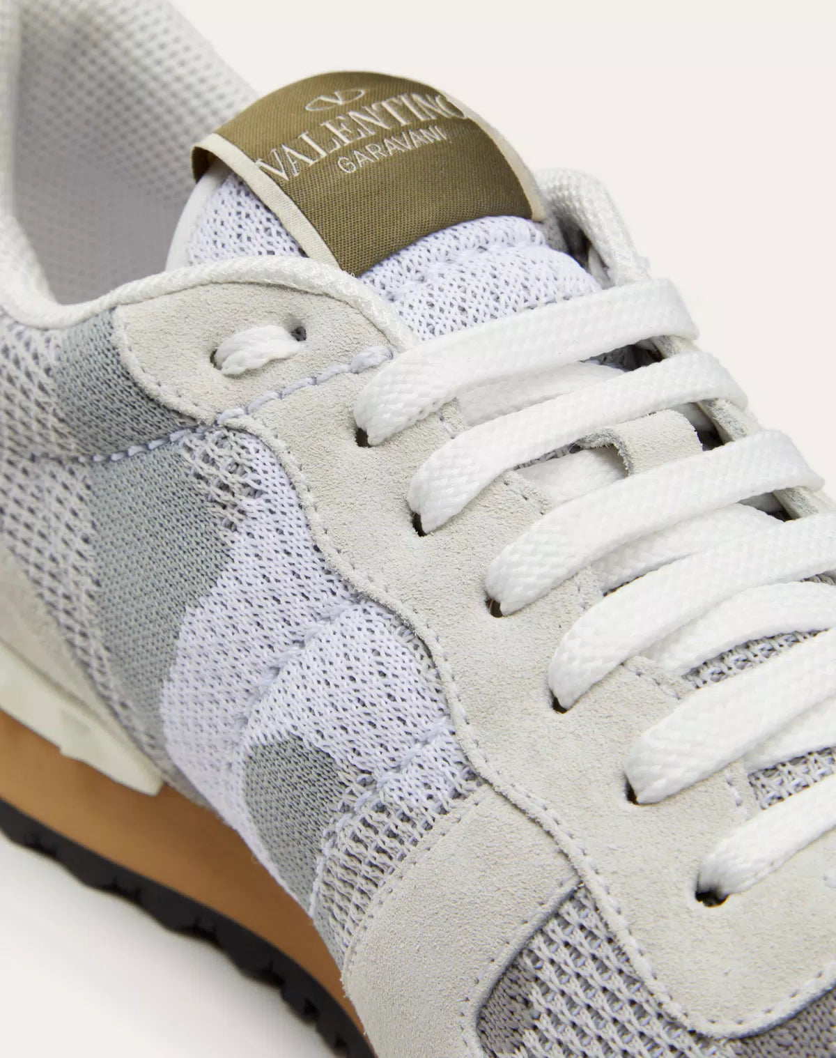 Mesh fabric camouflage rockrunner sneaker