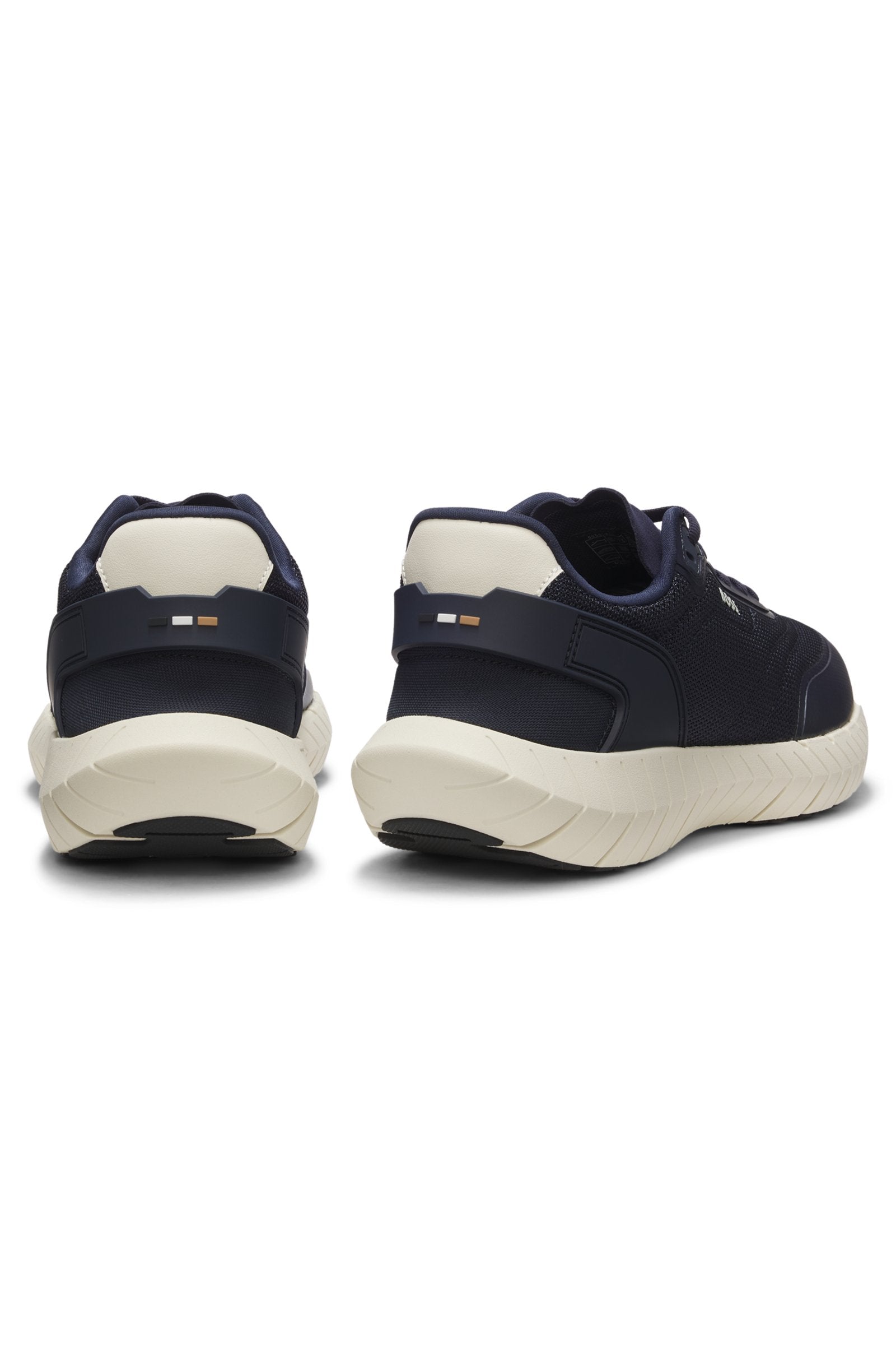 Running sneakers with leather trims