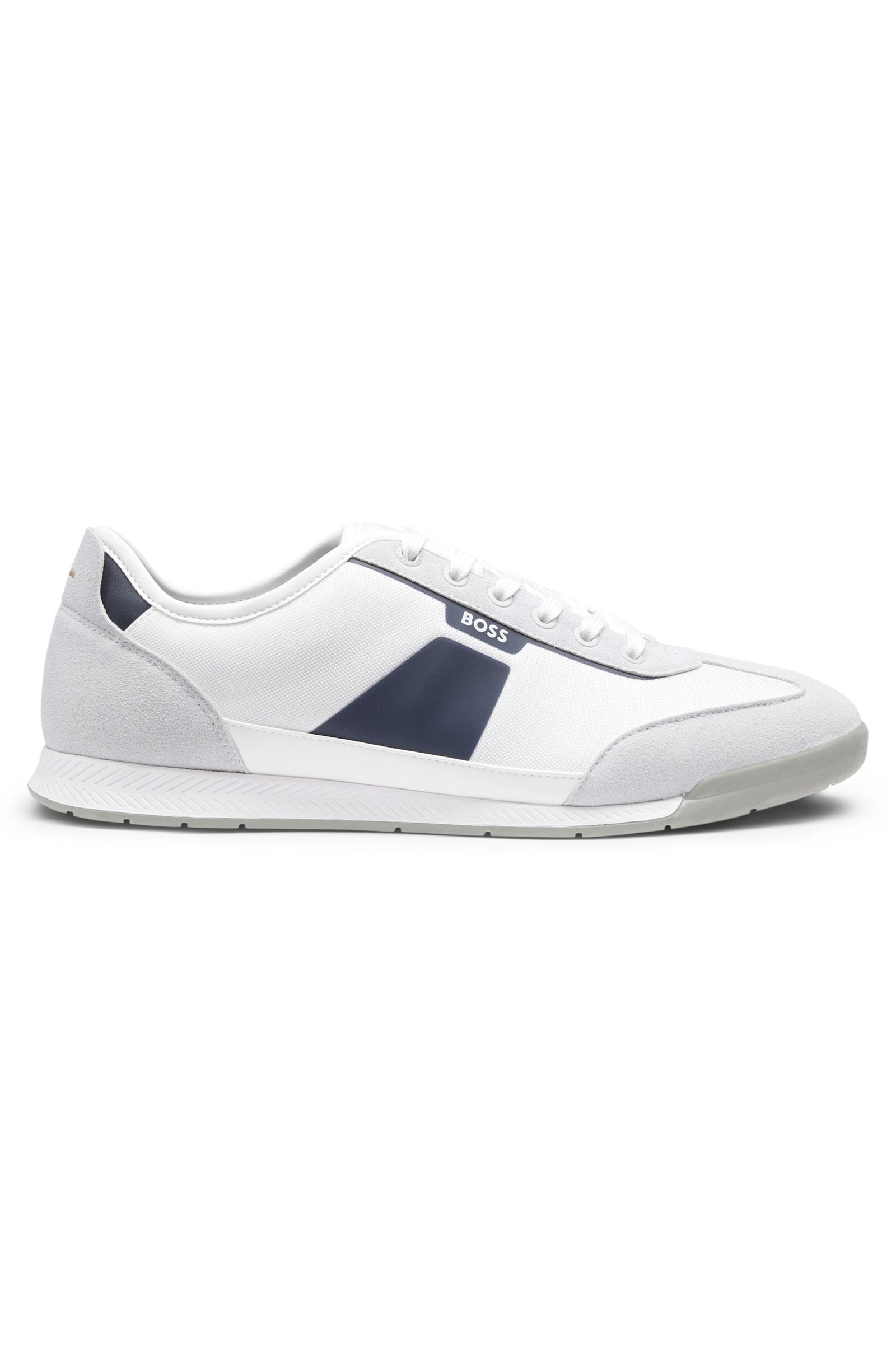 Low-top trainers with structured trims