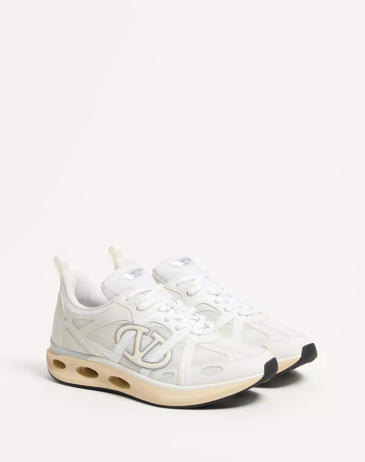 Vlogo easyjog low-top sneaker in calfskin and fabric