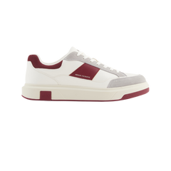 Sneakers with contrasting inserts