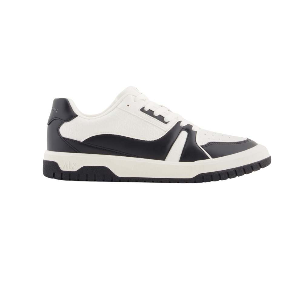 Sneakers with contrasting inserts