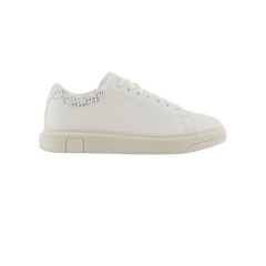 Sneakers with detail on the back