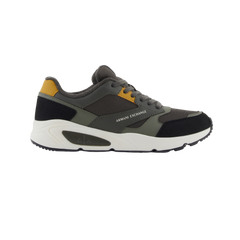 Sneakers with contrasting inserts