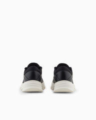 Sneakers with contrasting details