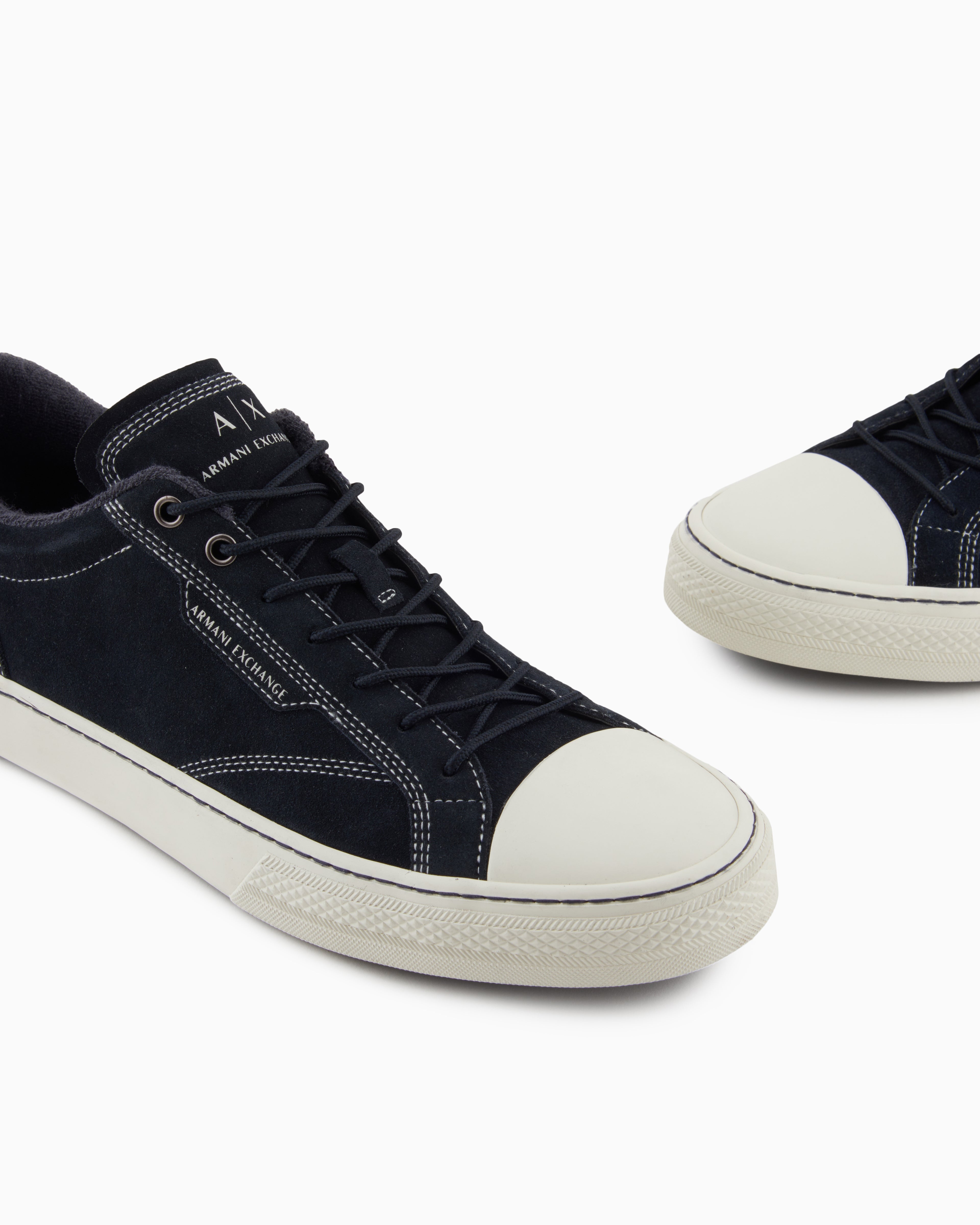 Leather sneakers with stitching