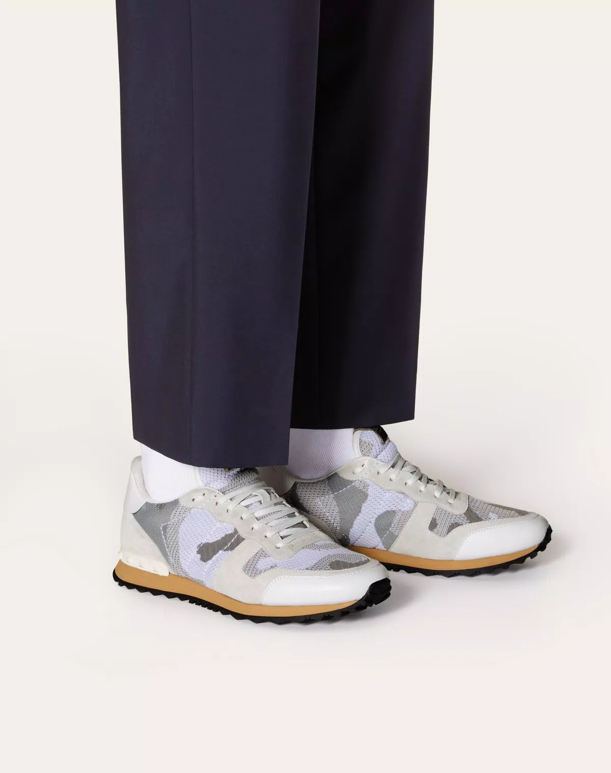 Mesh fabric camouflage rockrunner sneaker