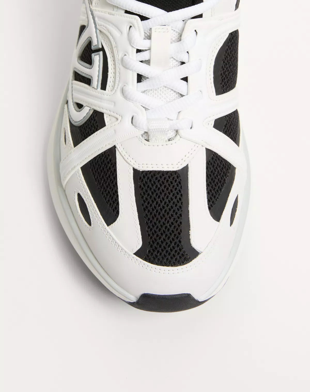 Vlogo easyjog low-top sneaker in calfskin and fabric