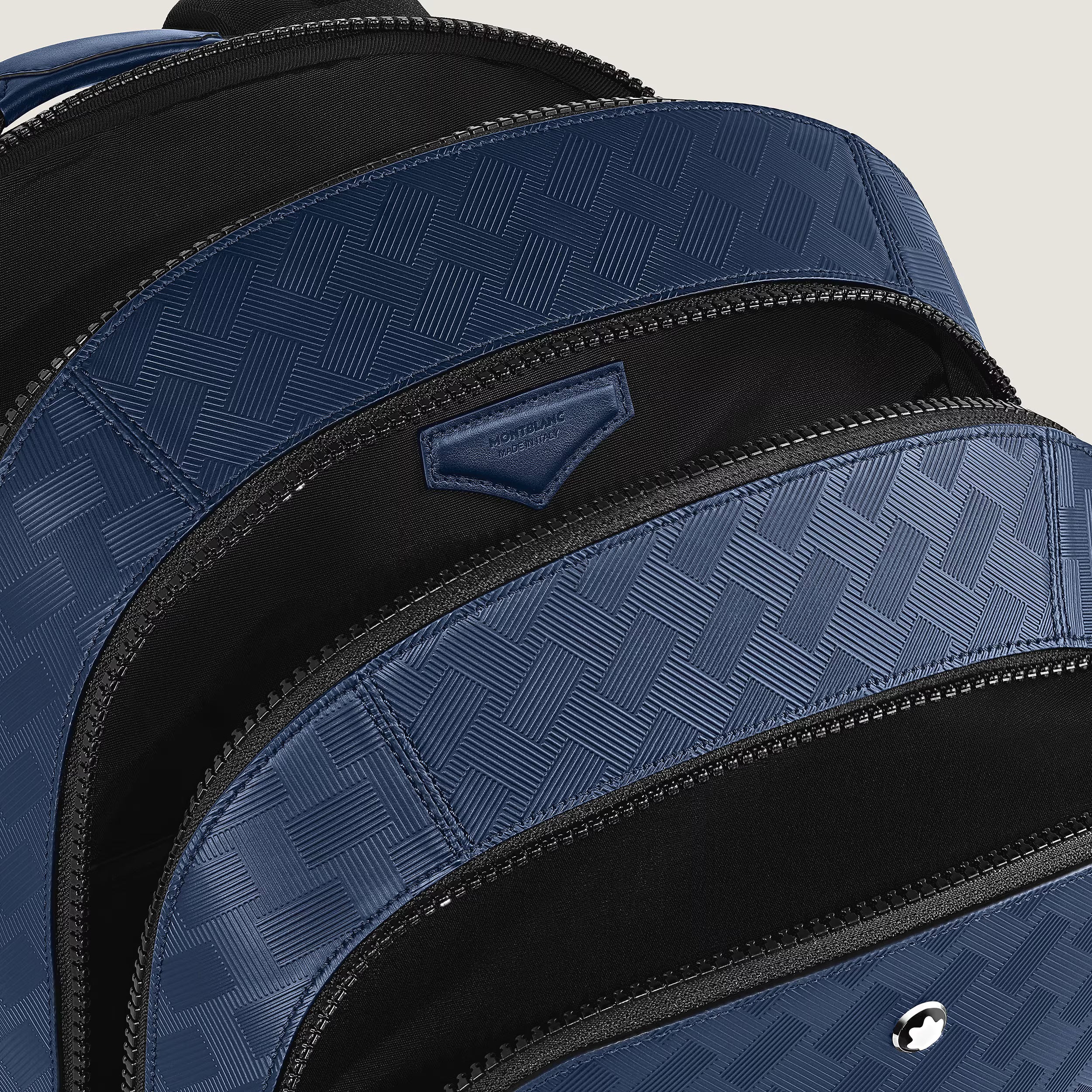 Large Backpack with 3 Compartments in Extreme Leather