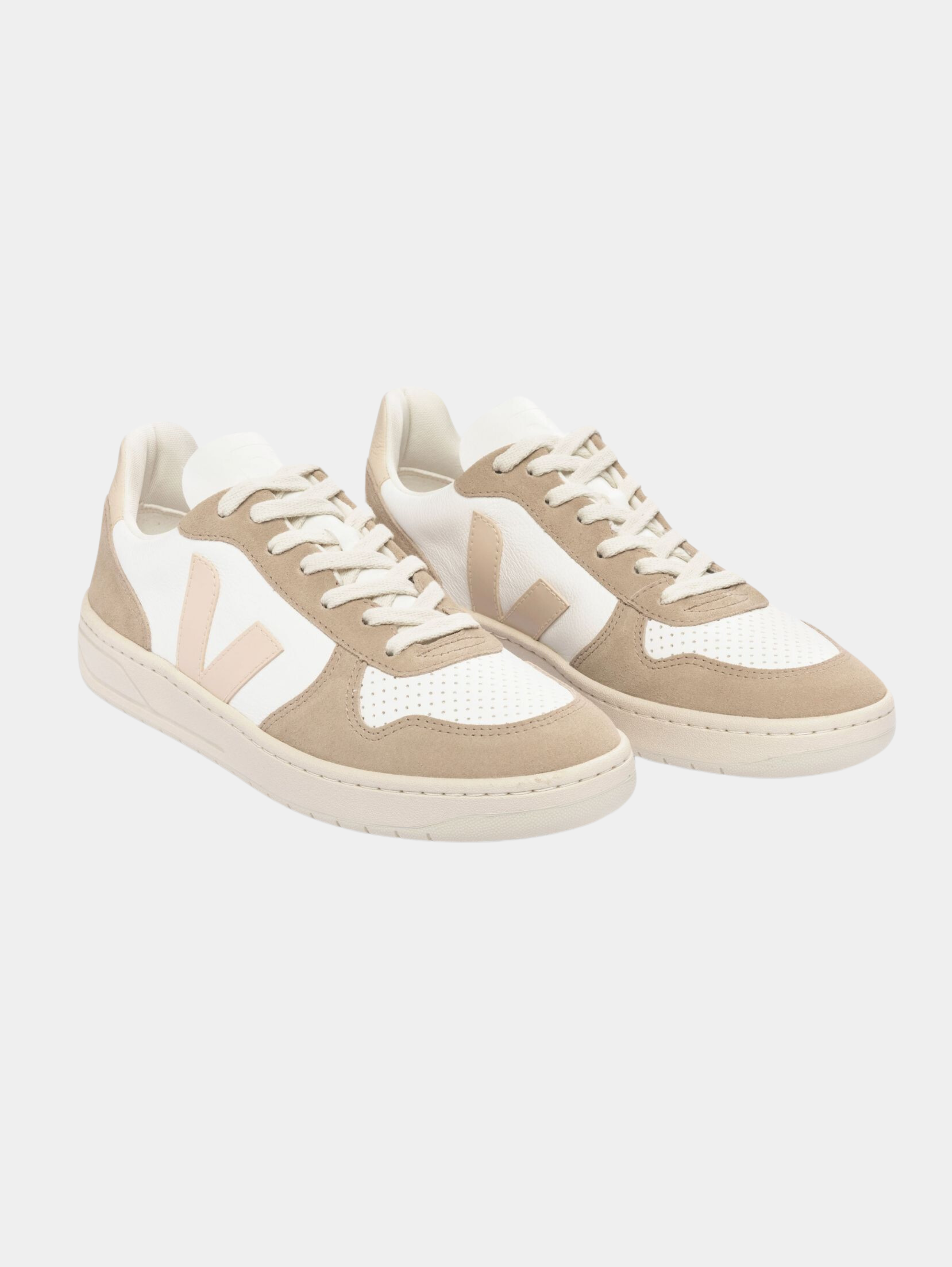 V-10 LEATHER WHITE SABLE SAHARA