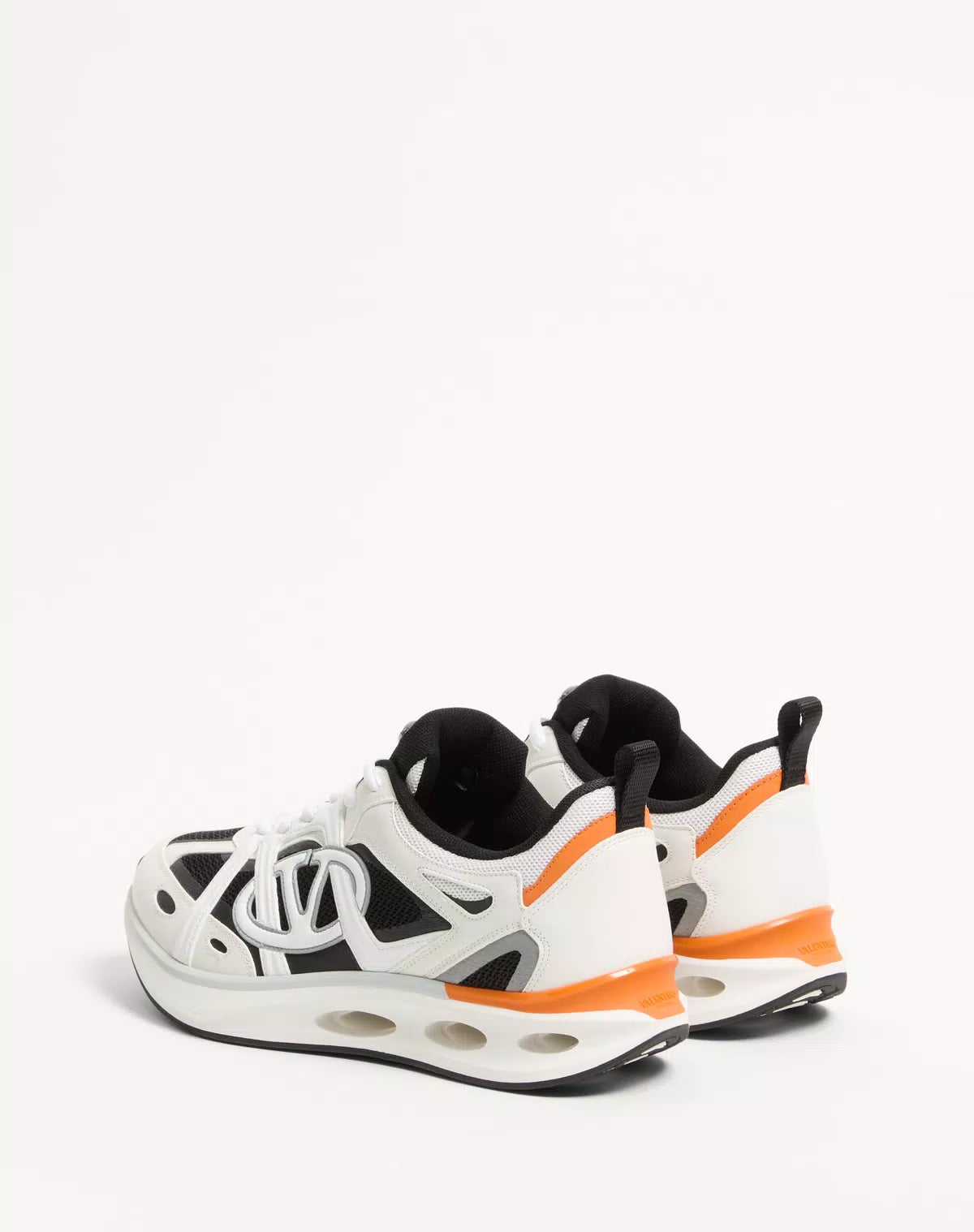 Vlogo easyjog low-top sneaker in calfskin and fabric