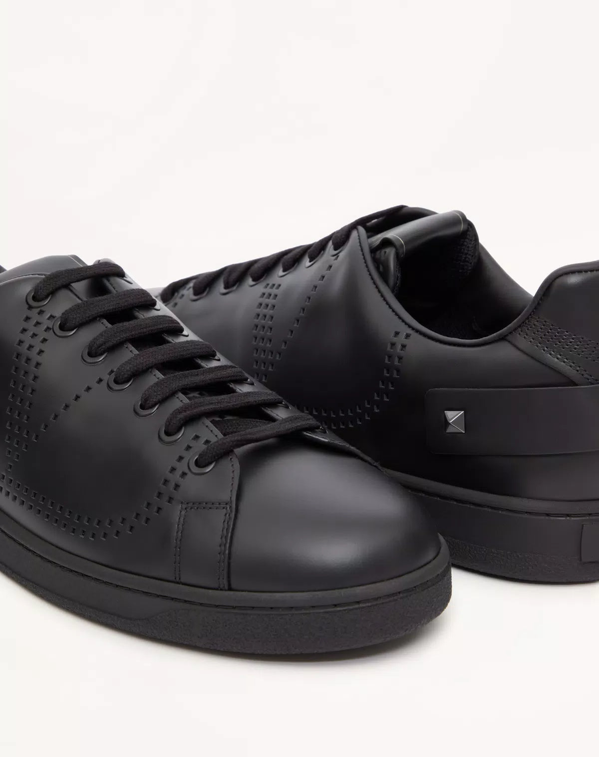 Backnet calfskin sneaker