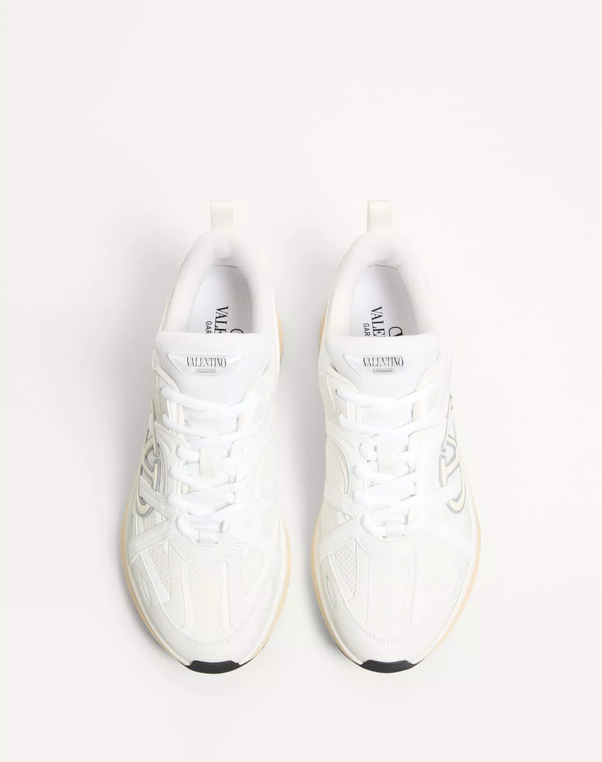 Vlogo easyjog low-top sneaker in calfskin and fabric