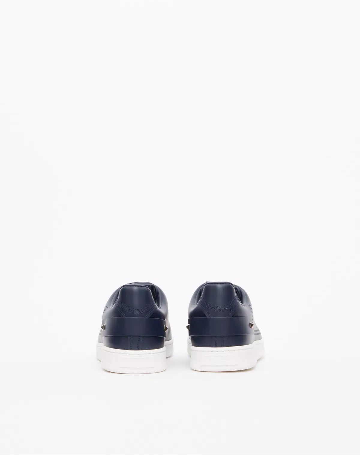 Backnet calfskin trainer