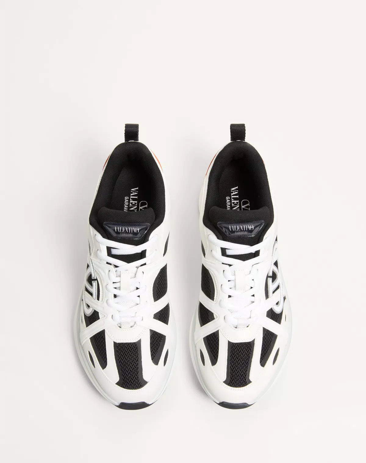Vlogo easyjog low-top sneaker in calfskin and fabric