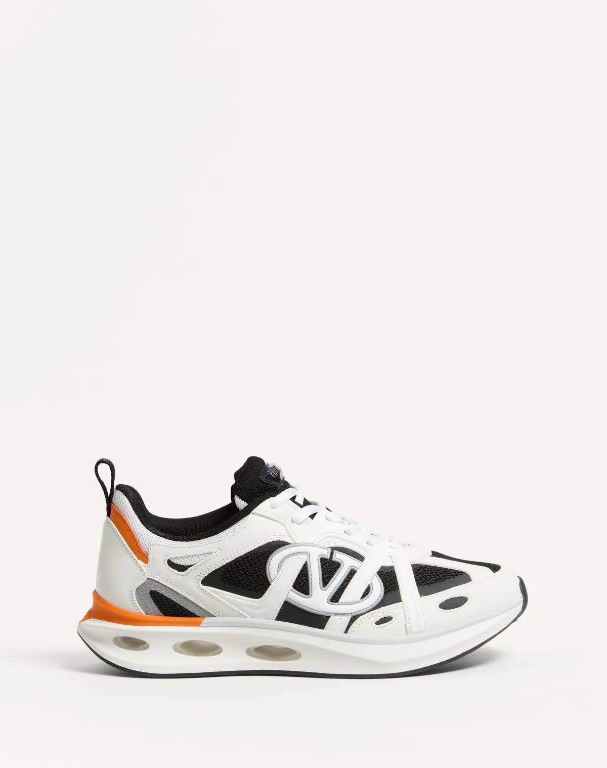 Vlogo easyjog low-top sneaker in calfskin and fabric