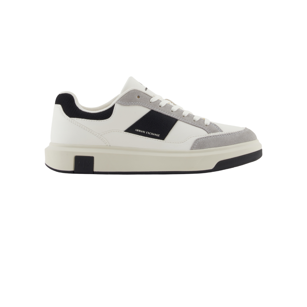 Sneakers with contrasting inserts