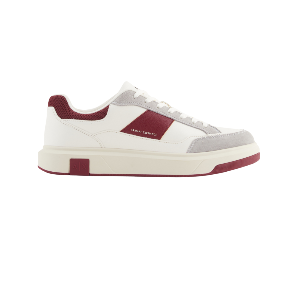 Sneakers with contrasting inserts