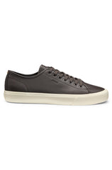 Low-top trainers in grained faux leather
