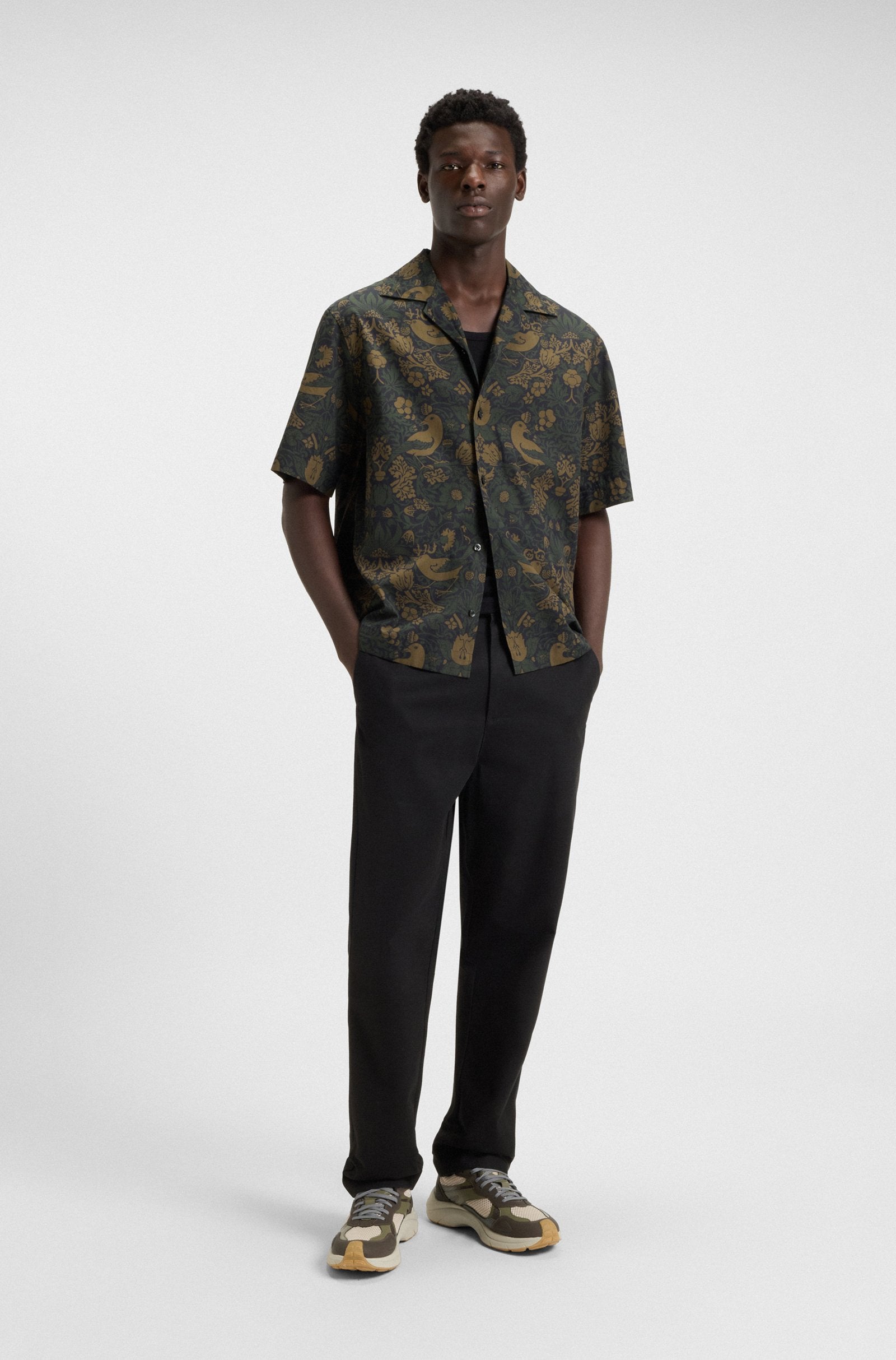 Trainers with mesh and faux leather