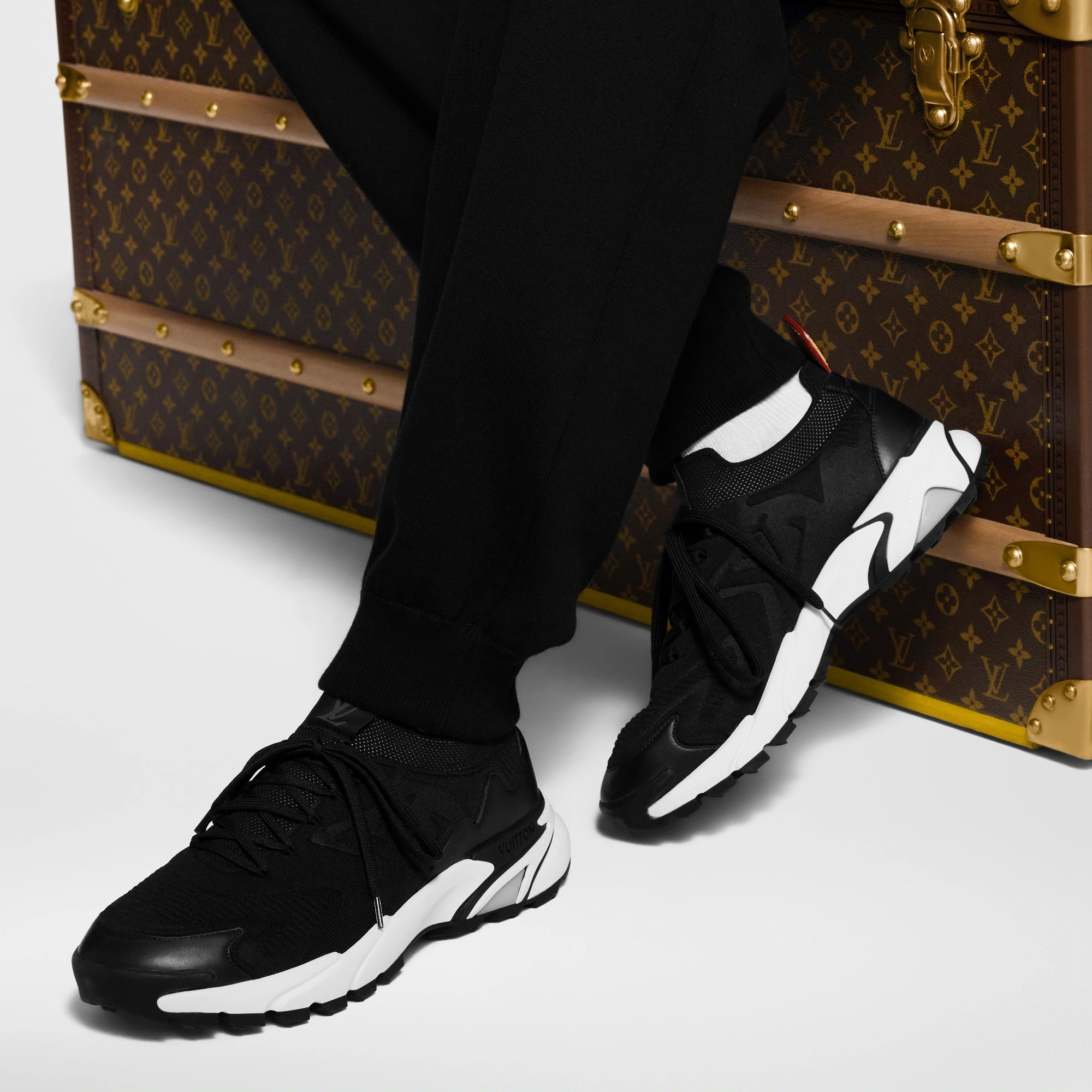 LV Runner Tatic Sneaker