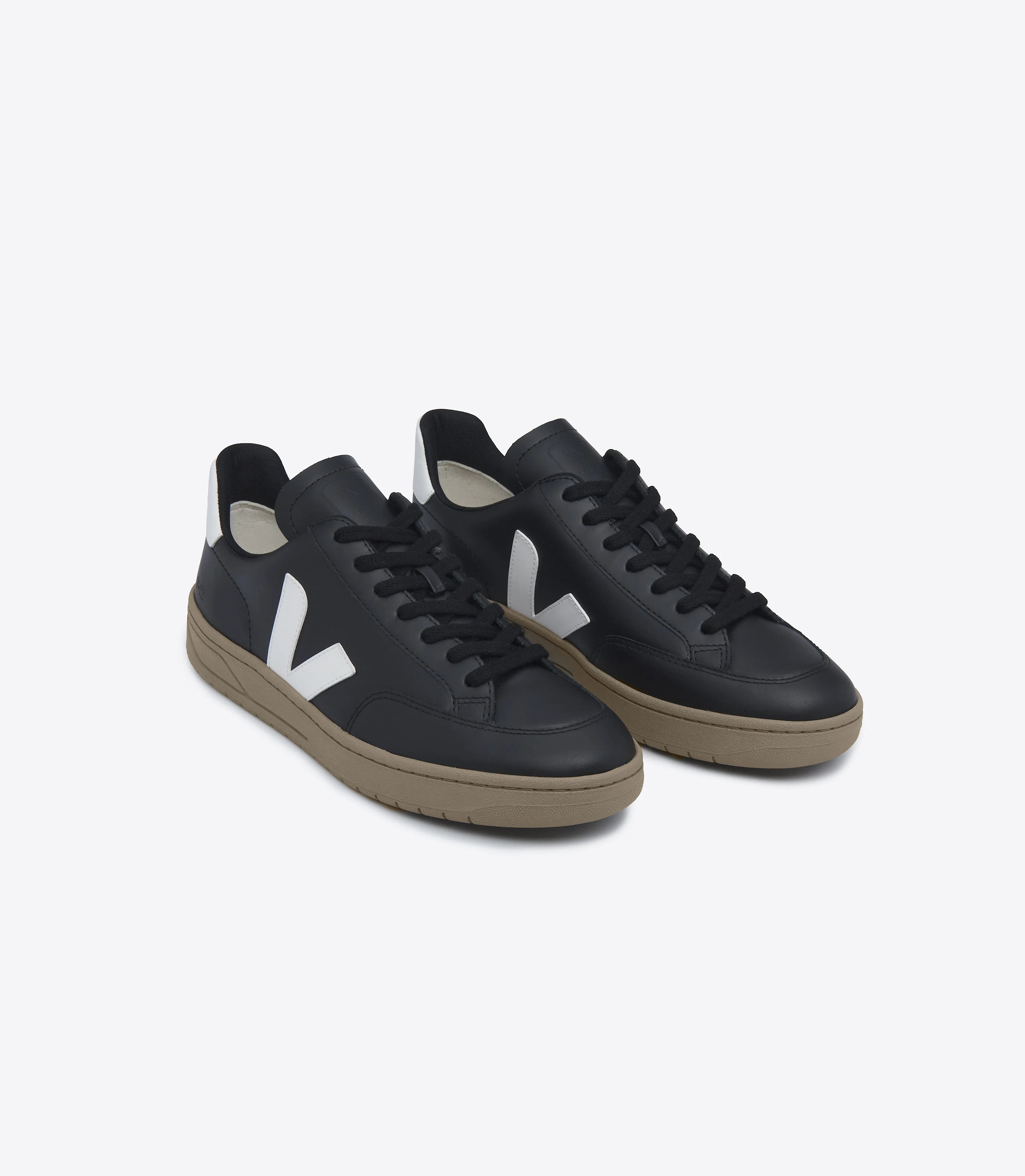 V-12 LEATHER BLACK DUNE